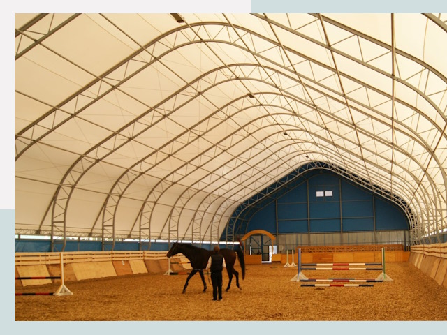 Строительство конных манежей в Крымске